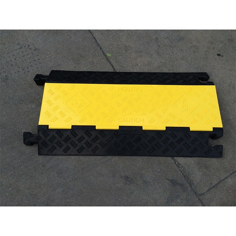 Flexible Rubber Cable Protector For 3 Cables 915(L)x500(W)x70(H)mm Floor With PP Cover 3 Channel Cable Cover