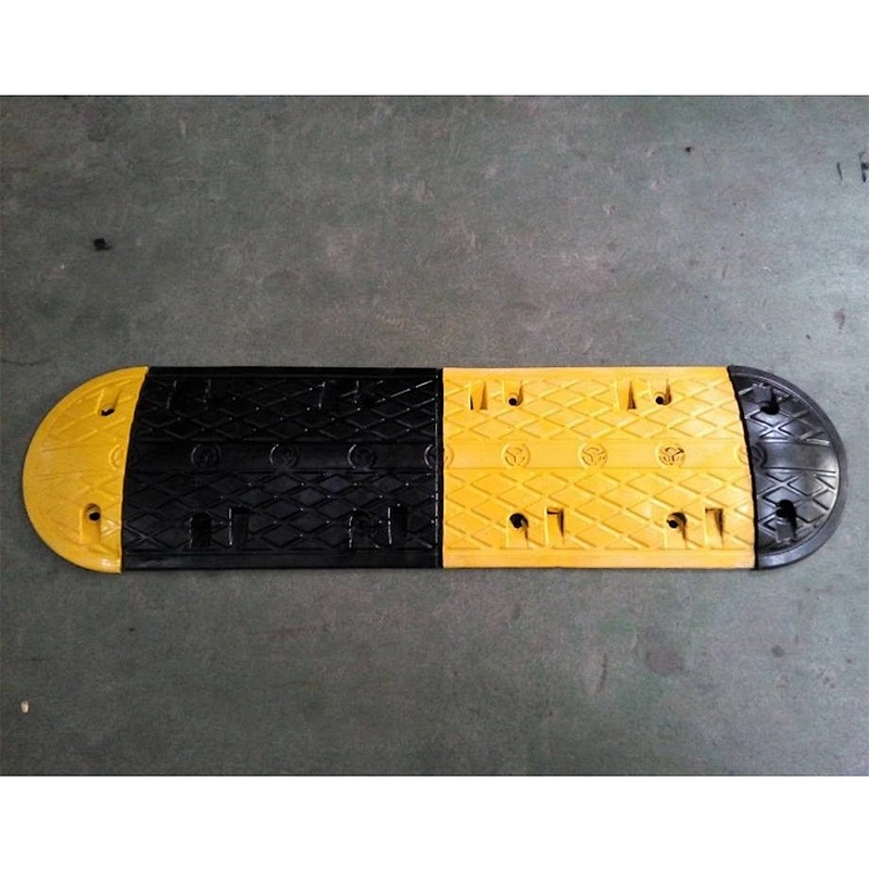 Removable Driveway  500x350x50mm Speed Hump Traffic Yellow And Black Car Heavy Duty Rubber Bump Speed Hump