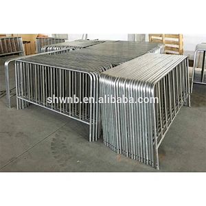 Manufacture Loose Leg Safety & Pedestrian Galvanized Heavy Duty Crowd Crowd Barriers for use individually or linked together