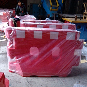 Classic 1.5 Meter Red Wonderwall Traffic Safety Barriers/Plastic Water Filled Crowd Control Barrier  for highway