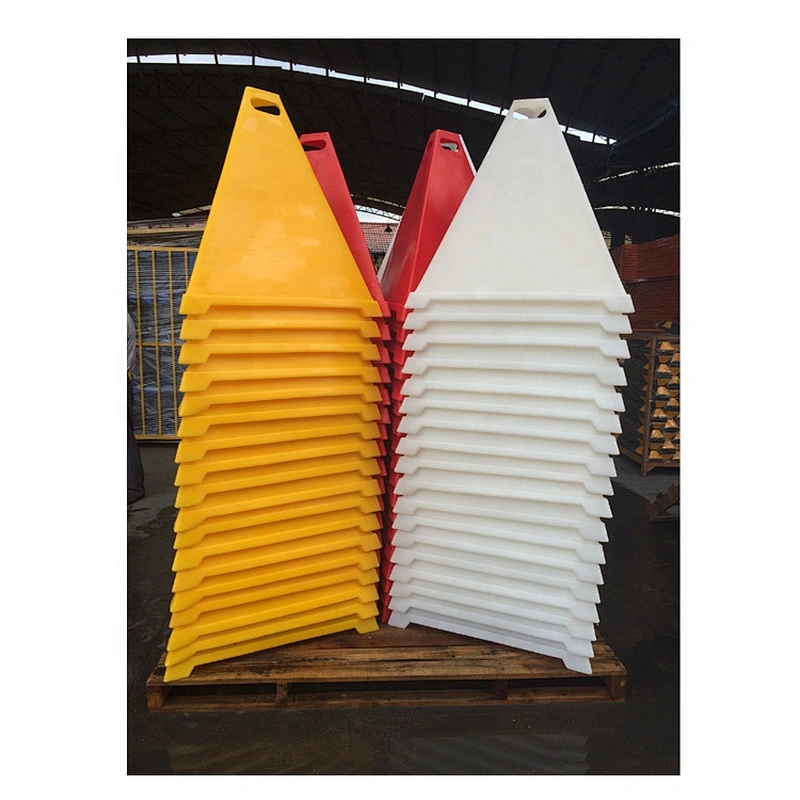 PE 900mm Red Pyramid Cone Crowd Control Cone For Worksite Safety Cone