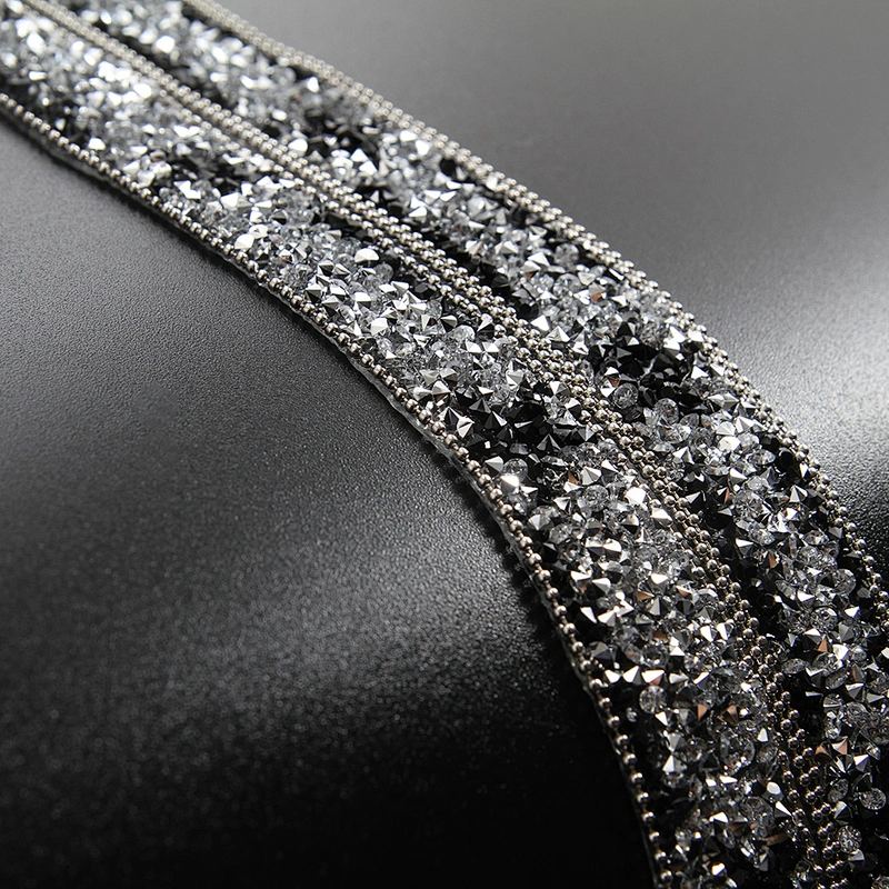 Kavatar Wholesale Hot Fix Rhinestone Trim For Clothing For Shoes Theme Rhinestone Black With White Iron on Trims
