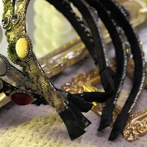 Vintage classic wool hairband headwear Korean version 2020 new versatile web celebrity simple rhinestone headband