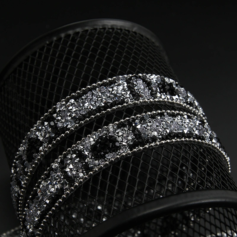 Kavatar Wholesale 2019 Garment Accessory Heat Transfer Designs Crystal Hotfix Trim Pattern Design I LOVE YOU Iron on Trims