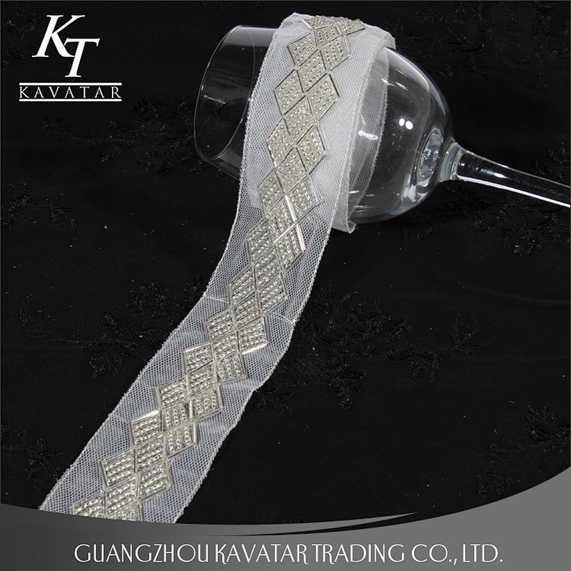 New product rhombus design white net trim plastic beaded lace trim