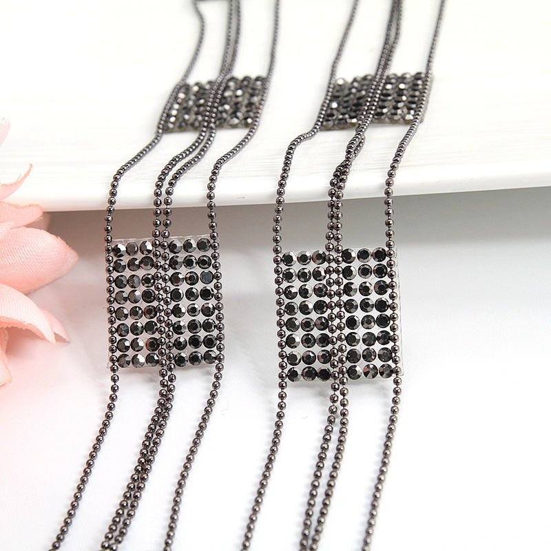 Kavatar Wholesale Cheap Rhinestone Trim Rhinestone Fashion  Hotfix trim Theme Rhinestone Of Clothing Iron on Trims