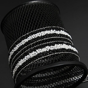 Kavatar Wholesale Hot Fix Rhinestone Trim Fashion Clothing Crystal Rhinestone Small Beads with Glass Iron on Trims