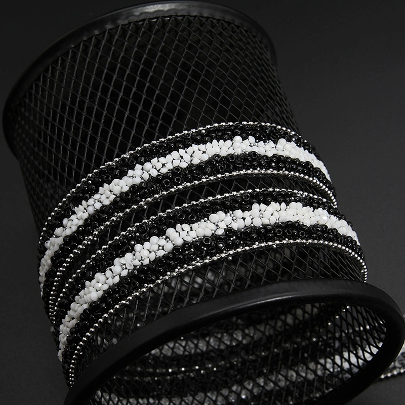 Kavatar Wholesale Hot Fix Rhinestone Trim Fashion Clothing Crystal Rhinestone Small Beads with Glass Iron on Trims