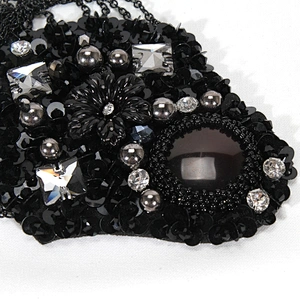 Black & White Pearl Feather Decorated Big Patch with Mini Accessories Chain