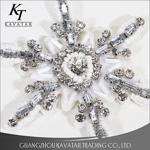 Best new embroidery design star shape beads and rhinestone decoration for clothes patches