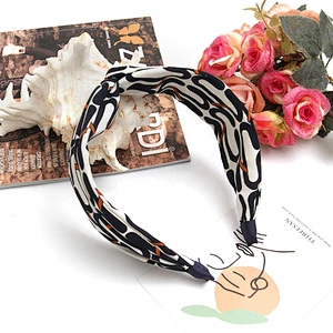 2020 European and American manufacturers direct Korean wide - rimmed retro ladies hair accessories  designer headbands
