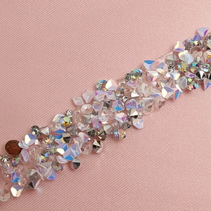 Wholesale  hotfix heat designs clothes hotfix rhinestone Trimming  Glass bead Resin for shoes for hat for Clothing Cheap transfers