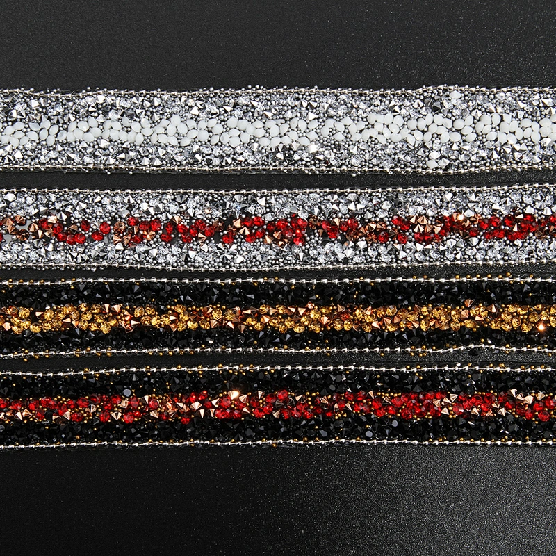 Kavatar Wholesale Rhinestone Trim Clothing Labels Strass Hotfix Rhinestone Motif Color Customization Iron on Trims