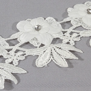 Fast delivery flower lace embroidery water soluble lace trim for bridal dress