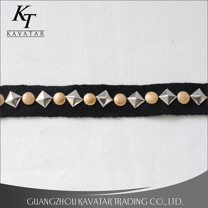 Wholesale pyramid shape stud lace studded trim ribbon