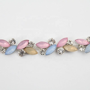 wholesale rhinestone chain rhinestone-chain-roll