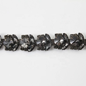 Kavatar Wholesale Rhinestone Chain Trim