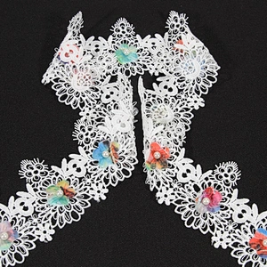 Kavatar design 3D floral layers white lace for dress