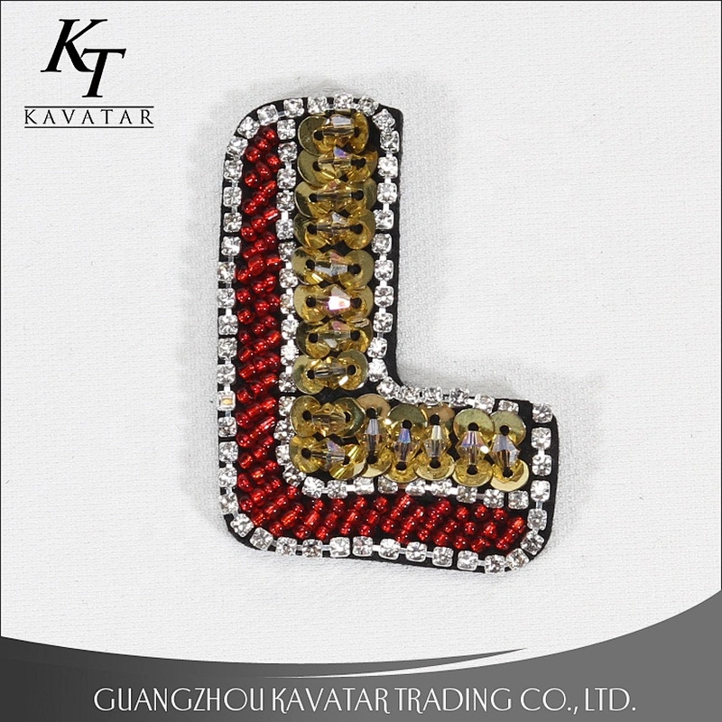 Kavatar Handmade Love letter Sequin Rhinestone Beaded Patches For Clothing