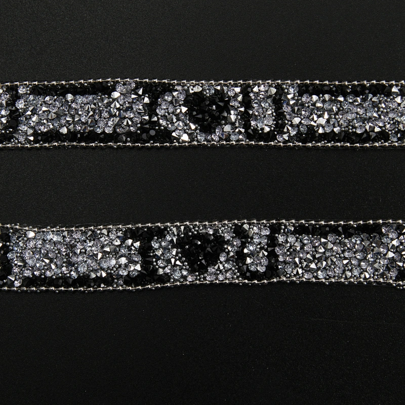 Kavatar Wholesale 2019 Garment Accessory Heat Transfer Designs Crystal Hotfix Trim Pattern Design I LOVE YOU Iron on Trims