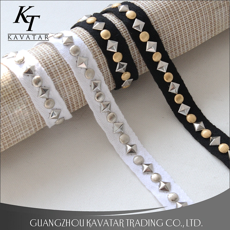 Wholesale pyramid shape stud lace studded trim ribbon
