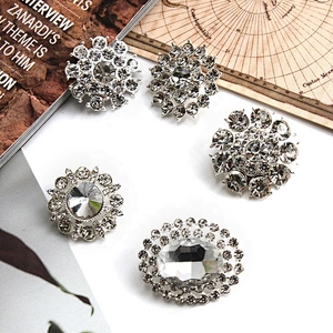 Korean version of clothing rhinestone buttons new rhinestone buttons crystal pearl clothing accessories wholesale buttons