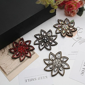 Wholesale Pearl Rhinestone Flower Beaded Patches for women custom patches 3d rhinestones patches
