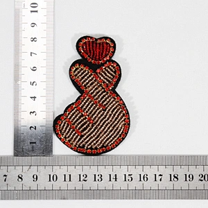 New design lovely finger heart crystal beaded patches