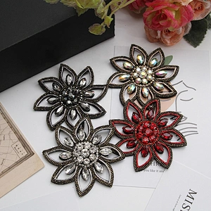 Wholesale Pearl Rhinestone Flower Beaded Patches for women custom patches 3d rhinestones patches