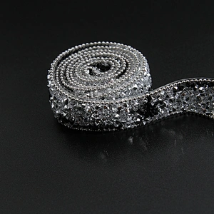 Kavatar Wholesale Hot Fix Rhinestone Trim For Clothing For Shoes Theme Rhinestone Black With White Iron on Trims