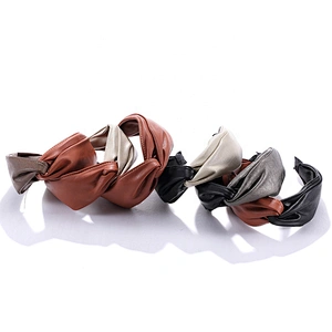 Euramerican Korean 2020 new style hairband, hair accessories  retro  faux pearl headband Leather hair band women