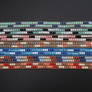 Kavatar Wholesale Hotfix Trim Small Cube Colors Design Fashion Rhinestone For Clothing Iron on Trims