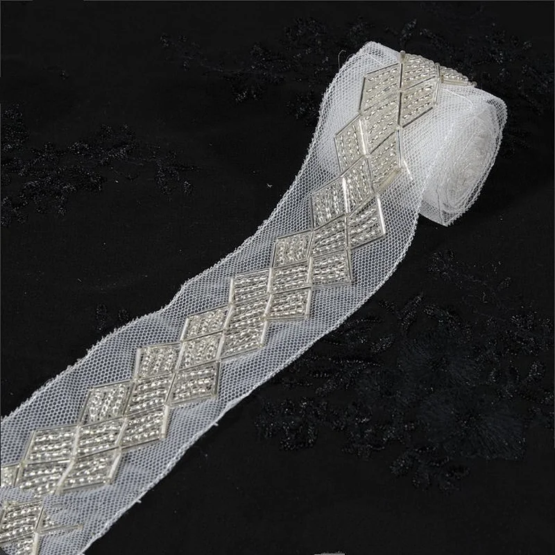 New product rhombus design white net trim plastic beaded lace trim