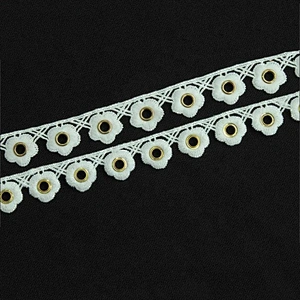 Kavatar Fashion Small Flower Design White Eyelet Lace For Wedding Dress