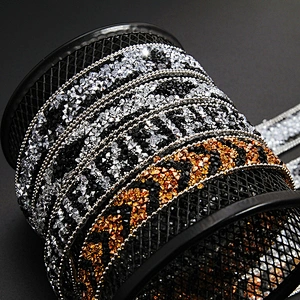 Kavatar Wholesale Rhinestones Accessories Claws Clothes Glass Rhinestone Transfer For T-shirt Star Iron on Trims