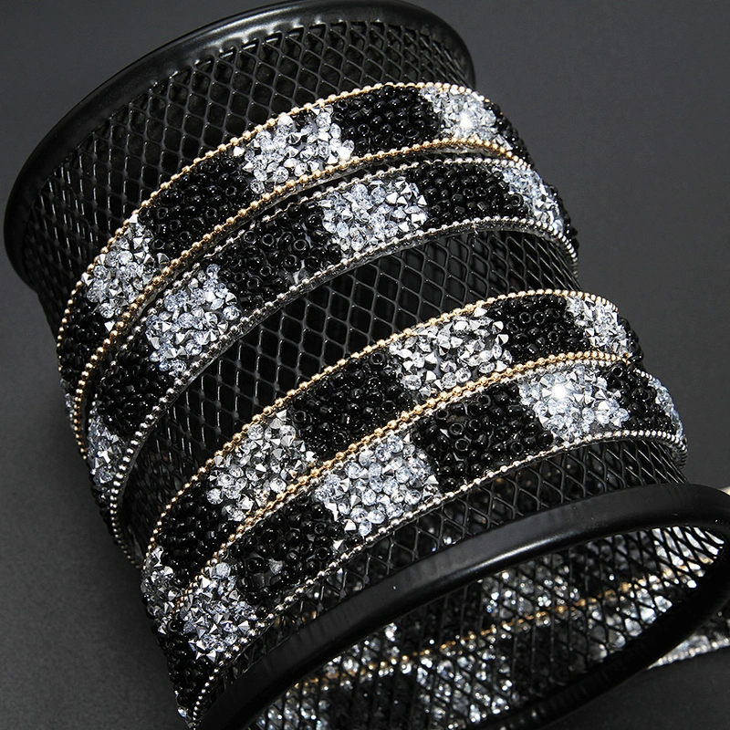 Kavatar Wholesale Hotfix Motif Designs Motif Rhinestones hotfix Rhinestone Diamante Trim Iron on Trims