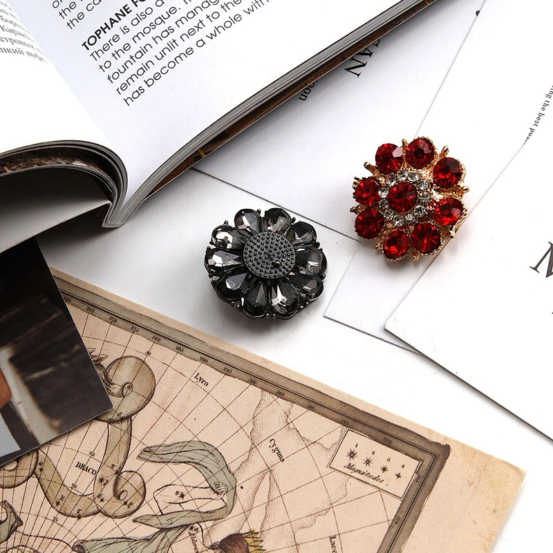 European and American style clothing rhinestone buttons new rhinestone buttons crystal pearl clothing accessories wholesale butt
