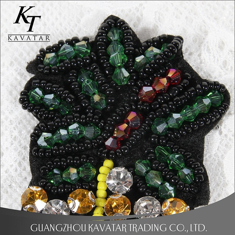 Kavatar DIY Handmade Rhinestone Beaded Pineapple Embroidery Flower Patches For Clothing Bags