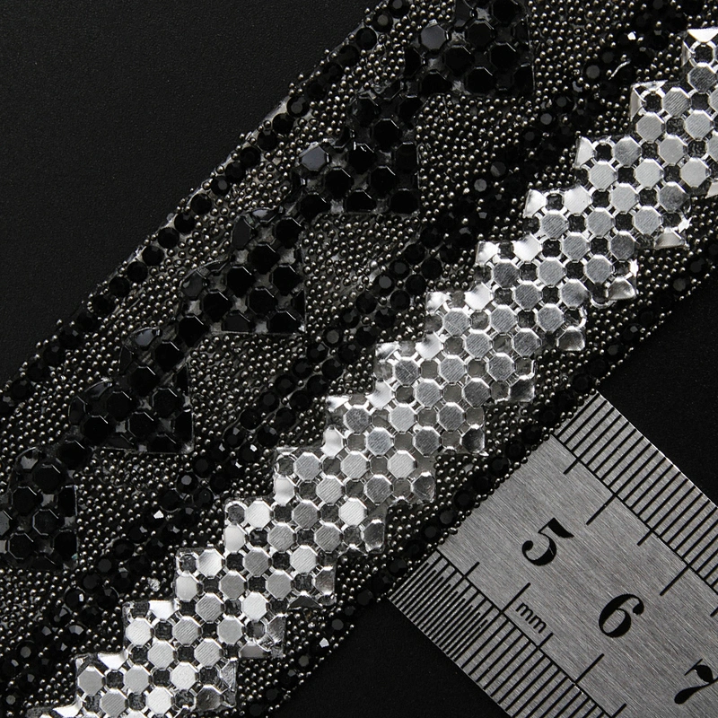 Kavatar Wholesale 4cm Width Hotfix Motif Designs Theme Rhinestone Hot Fix Rhinestone Trimming For Dresses Accessories CHF0141