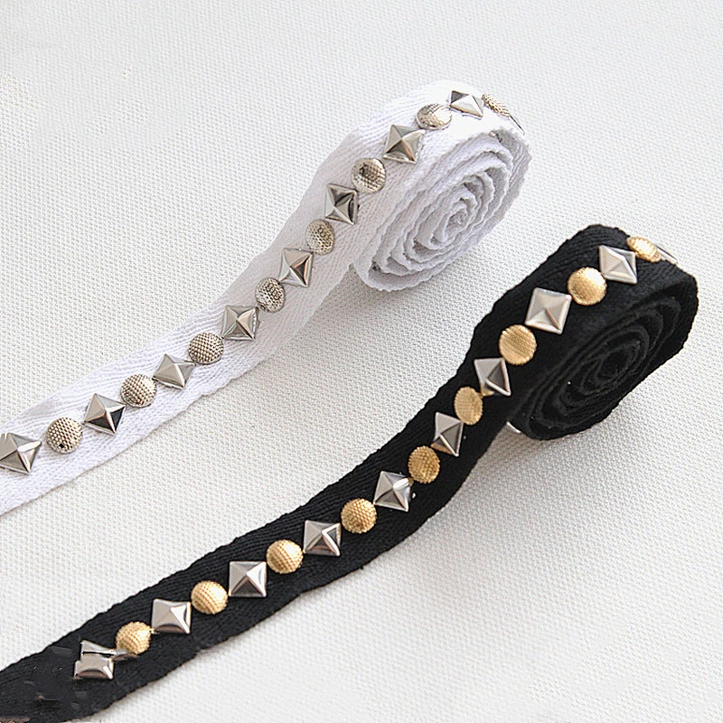 Wholesale pyramid shape stud lace studded trim ribbon