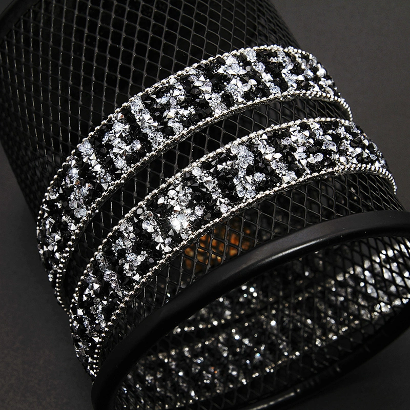 Kavatar Wholesale Rhinestones Accessories Claws Clothes Glass Rhinestone Transfer For T-shirt Star Iron on Trims
