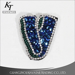 Kavatar Handmade Love letter Sequin Rhinestone Beaded Patches For Clothing