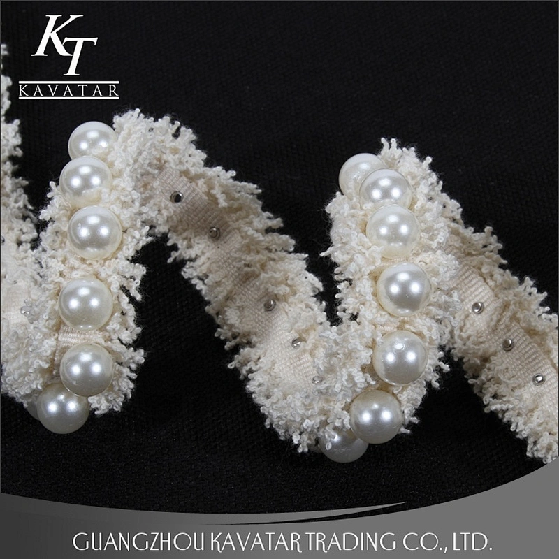 Kavatar Beautiful Mini Plastic Pearl Lace Trim Ribbons For Decoration Garment