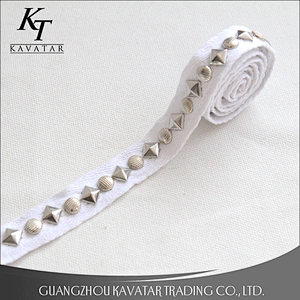 Wholesale pyramid shape stud lace studded trim ribbon