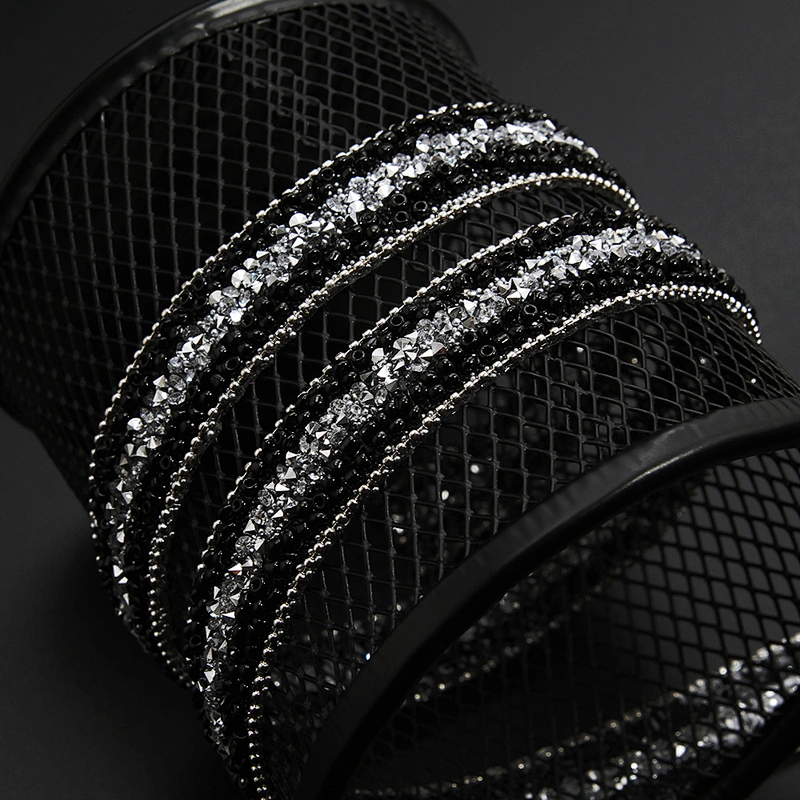Kavatar Wholesale Hot Fix Rhinestone Trim Fashion Clothing Crystal Rhinestone Small Beads with Glass Iron on Trims