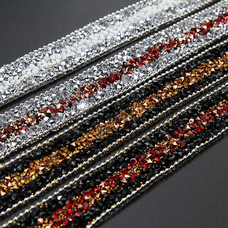 Kavatar Wholesale Rhinestone Trim Clothing Labels Strass Hotfix Rhinestone Motif Color Customization Iron on Trims