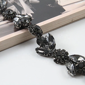 High quantity black rhinestone flower motif crystal rhinestone chain trim