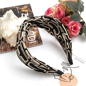 2020 European and American manufacturers direct Korean wide - rimmed retro ladies hair accessories  designer headbands