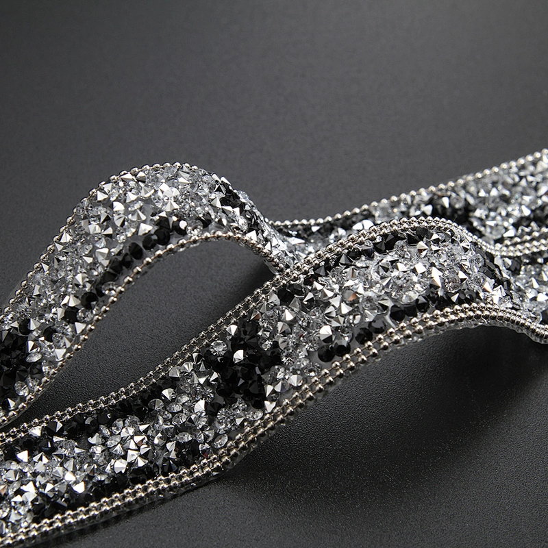 Kavatar Wholesale Hot Fix Rhinestone Trim For Clothing For Shoes Theme Rhinestone Black With White Iron on Trims