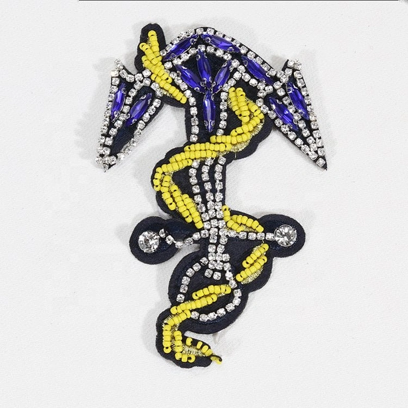 Kavatar Custom Design Rhinestone Patches Applique Stick For Clothing